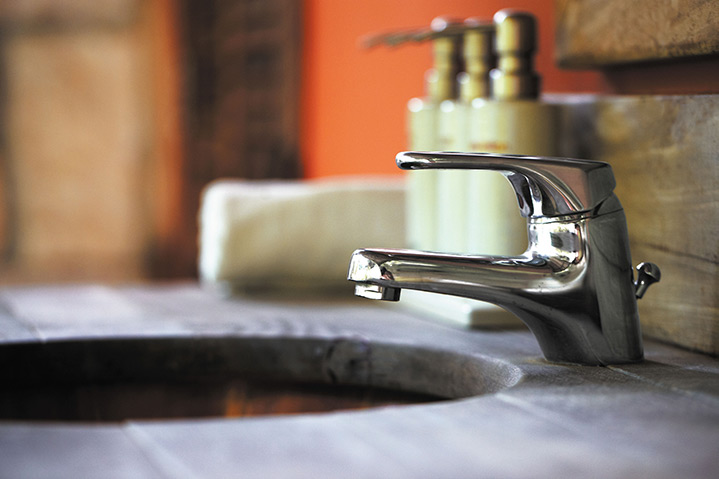 A2B Plumbers are able to fix any leaking taps you may have in South Wimbledon. 